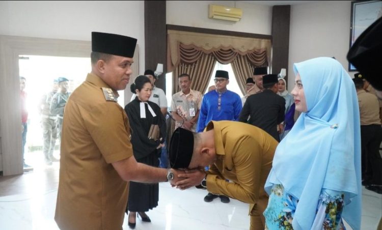 Pj. Bupati Lantik 23 Pejabat Pemkab Langkat
