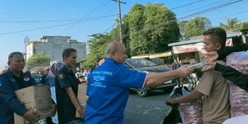 Jelang Berbuka, Ketua FPAN Yahdi Khoir Bersama PUAN dan BM Bagi Takjil Gratis untuk Masyarakat Batubara